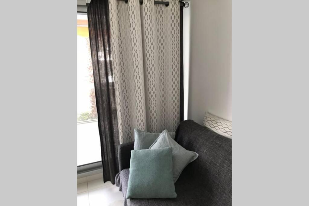 App Le Rocazur Avec Piscine Et Parking En Bord De Mer A 500M Du Centre Ville Menton Exterior foto