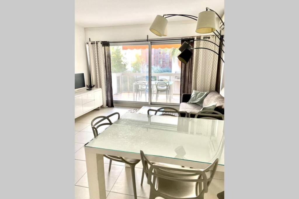 App Le Rocazur Avec Piscine Et Parking En Bord De Mer A 500M Du Centre Ville Menton Exterior foto